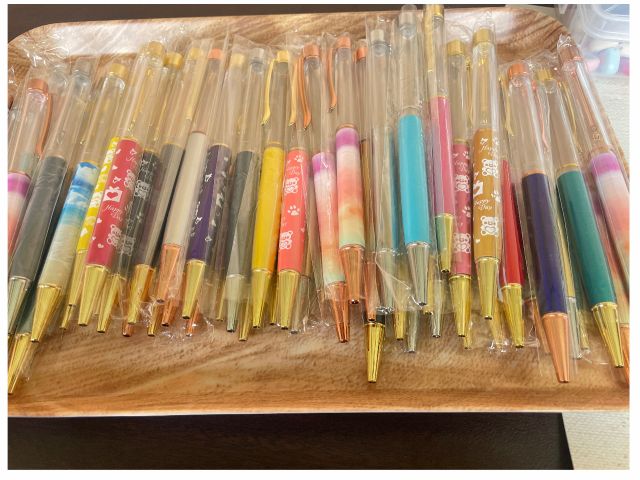 ボールペンもたくさん種類ご用意しています◎お好きなボールペンをお選びください。