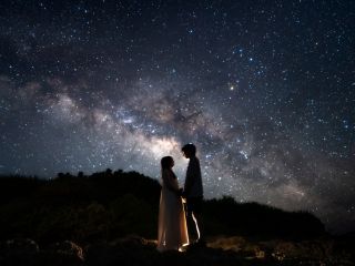 星空保護区にも指定されている宮古島、夏の天の川に照らされて浮かび上がるロマンチックなシルエット写真を撮りませんか(^-^)。