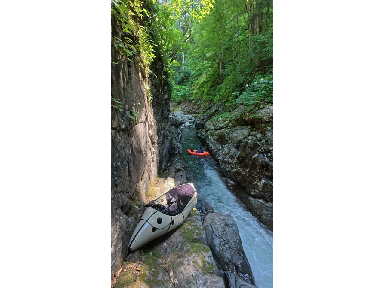 パックラフトでしか行けない富良野の景色を満喫