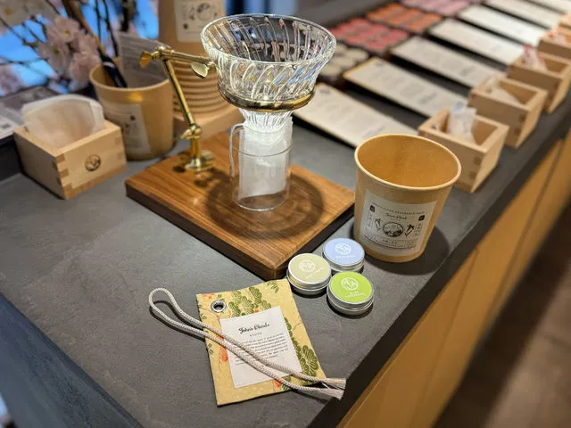 Dȑgݍ킹ŁAIWiTVF܂