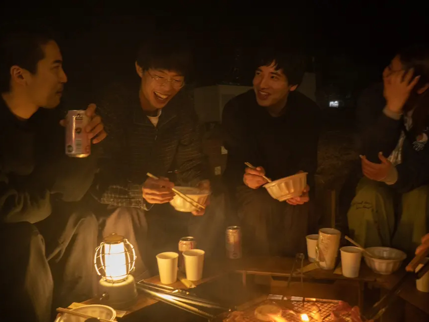 美味しいお肉で話しもはずむ♪