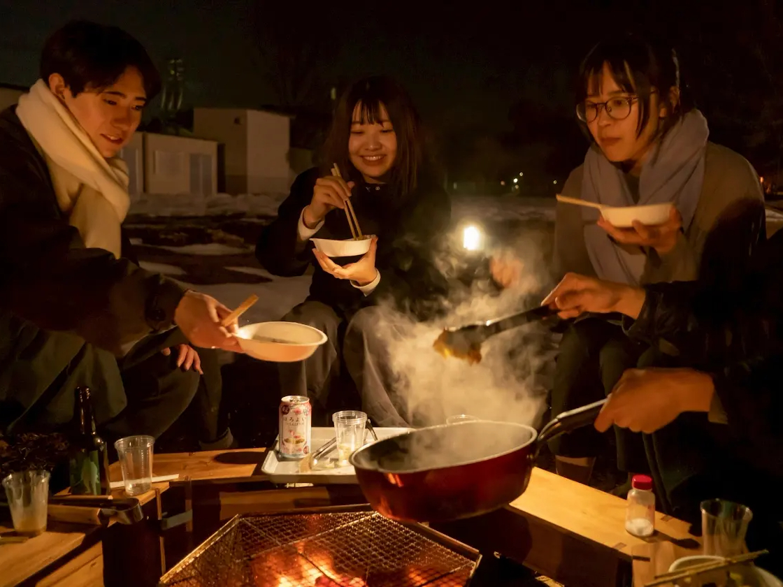 みんなでワイワイ美味しいBBQを堪能中♪