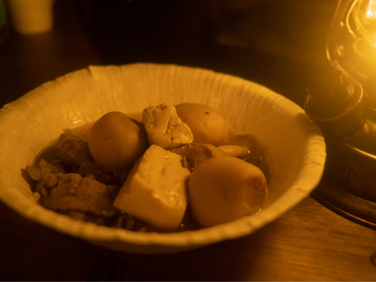 米沢風の芋煮は、醤油ベースの米沢牛!しめには、カレーうどんもあります。