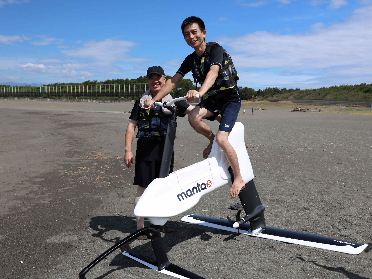 茅ヶ崎】Hydrofoil Bikeで水上のサイクリング体験♪1日3組限定