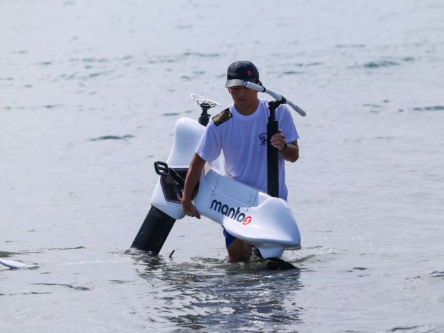 水から上がるとき、抱えれば移動できます。