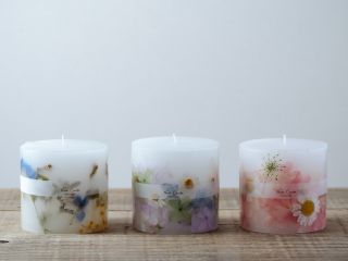 お好みのお花で作るボタニカルキャンドル。思わず飾りたくなっちゃうかわいさです!