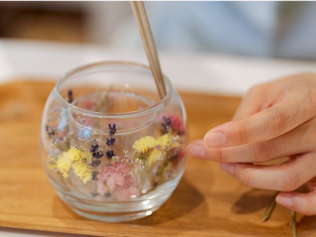 コロンとした器もとってもかわいい!どんなお花で彩ろうか迷っちゃう♪