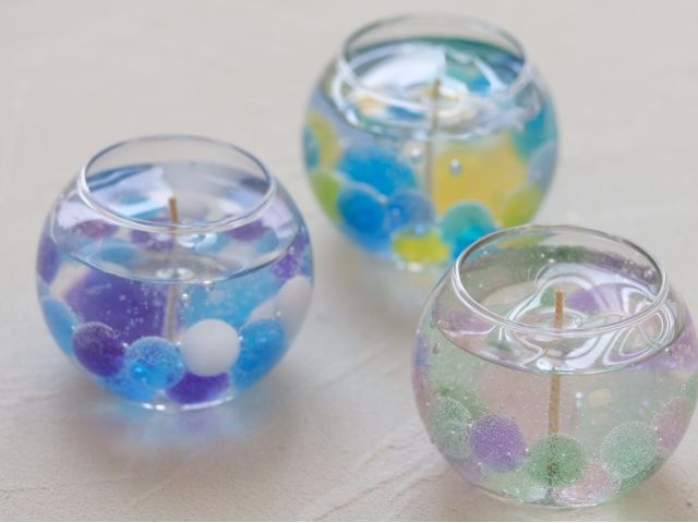 推しカラーで作ったり、イメージカラーで作ったり♪自分でロウに着色も行いますよ。