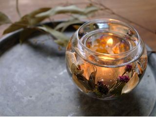 自分で選んだお花で作るランタンは灯りも格別♪