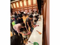 色々なおもちゃの楽器も体験できる