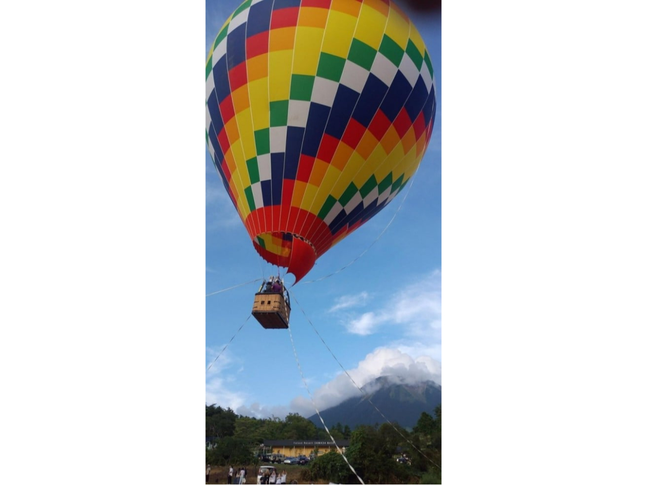 �F�Ƃ�ǂ�̋C���Ɛ󂪐D��Ȃ��A�܂�ŊG�{�̂悤�ȃ����V�[��