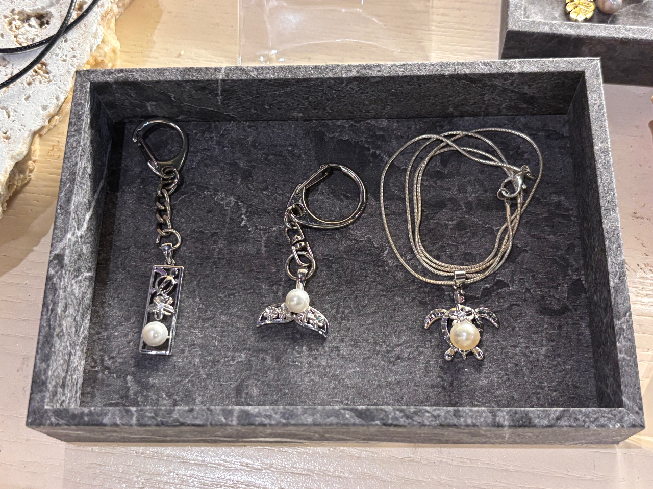 沢山のチャームからお気に入りのものをお選び頂けます!