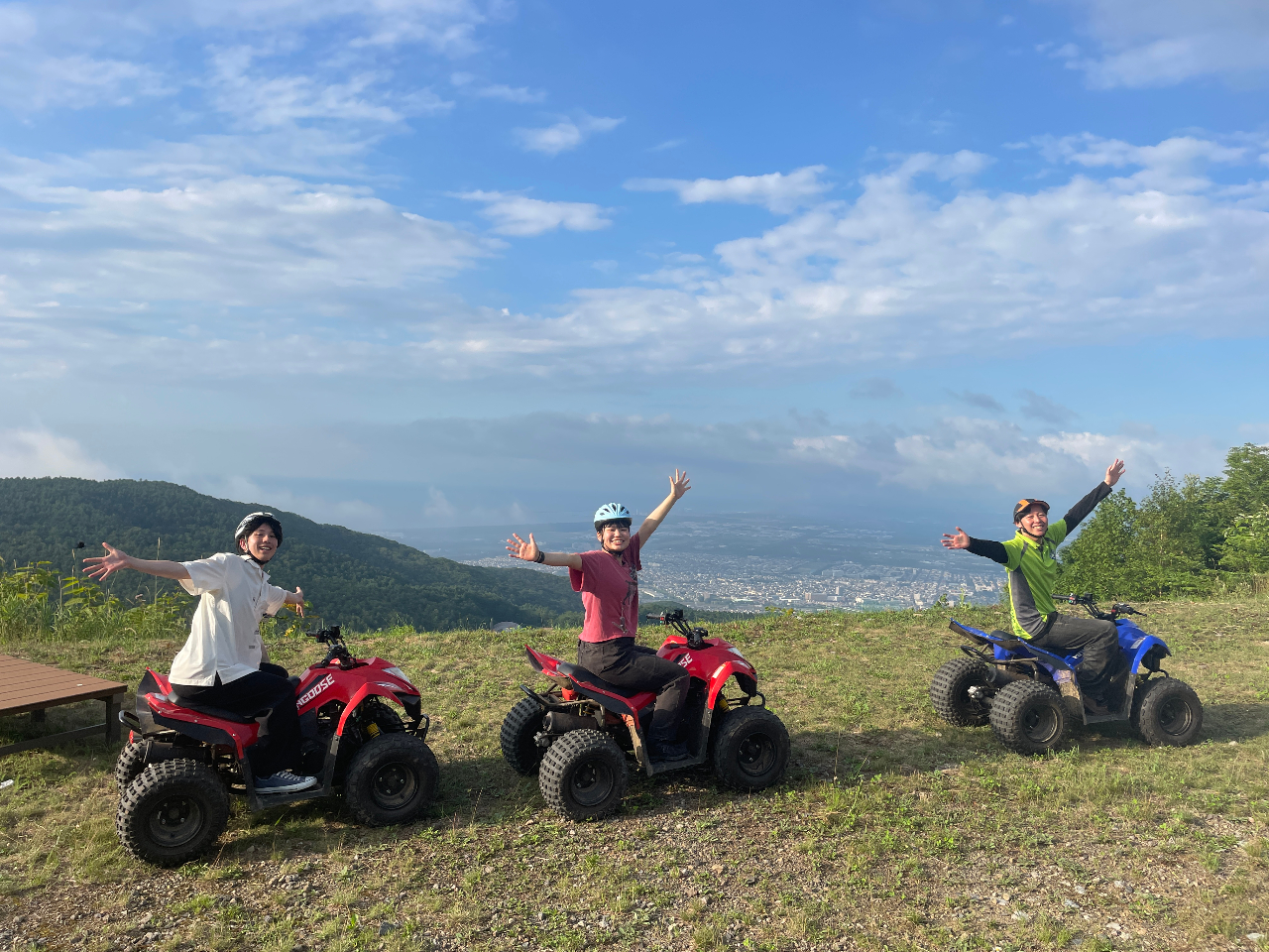 *:_【札幌】\サッポロテイネスキー場/雄大な山々と自然の中で「四輪バギー体験」...