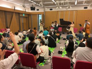アットホームな会場で親子で生演奏を楽しもう