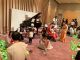 開演前にはいろんな楽器を体験できます