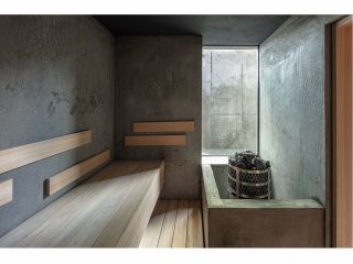 シックな雰囲気のフィンランド式サウナルーム