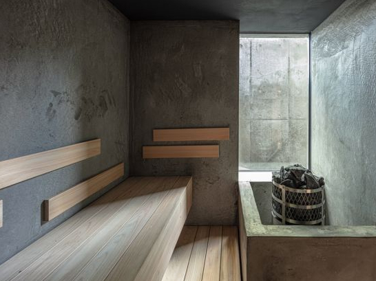 �t�B�������h���T�E�i�͑傫�ȑ��Ŗ��邢�T�E�i���[���B�אڂ���h���C�G���A�ł́A�X�̕��������Ȃ���O�C�����ł��܂��B