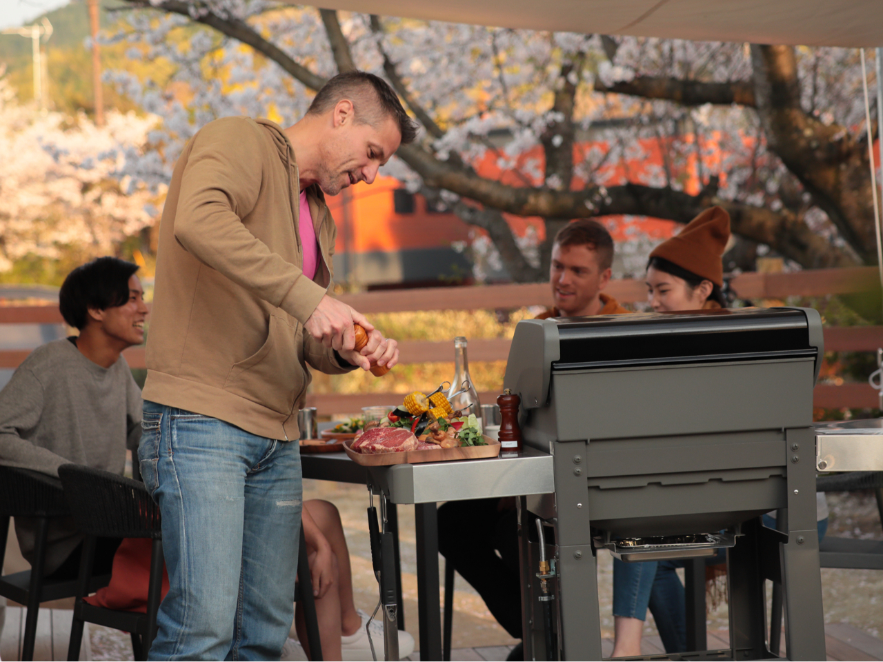 ߂̓̉wȂǂłDȐHނ݂