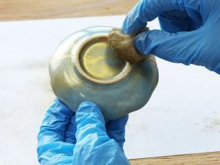 ポンポンと真鍮(金の代わりに仕様します)を撒いていきます