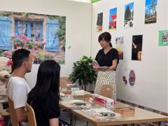 【手ぶらで参加】体験に必要な食材などは事前に準備しています♪講師が柿の葉寿司の作り方・手順をご説明しながらお作りいただけますので、小さなお子様も一緒に体験可♪