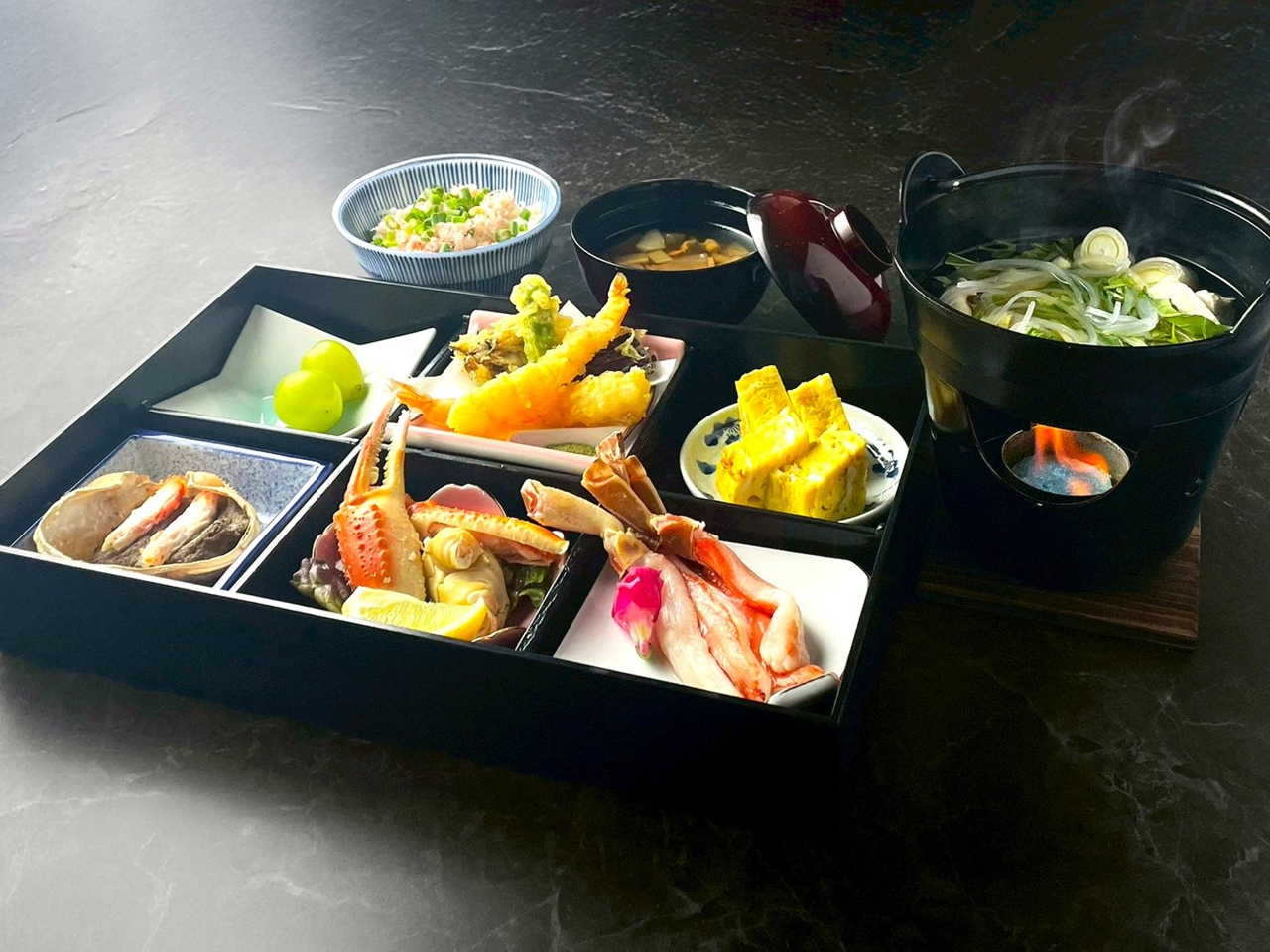 【STANDARD】【北海道・札幌】迫力満点!相撲ショー×和食御膳!相撲まるごと...