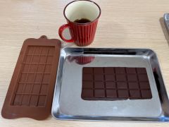 専用型に流しいれて冷やせば出来上がり