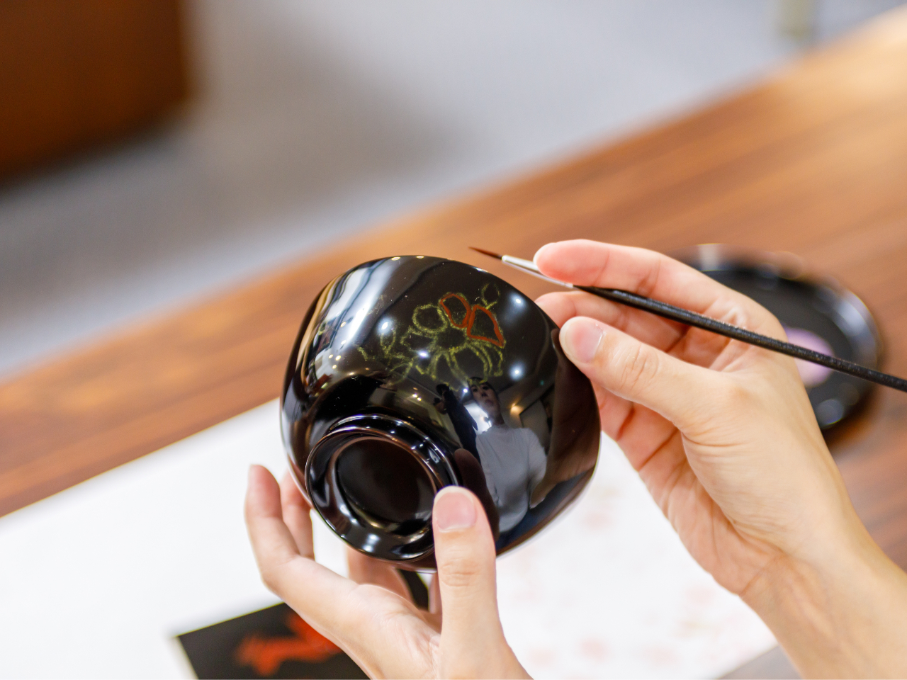 \5種の商品から選んだ商品に蒔絵を書いていただきます/