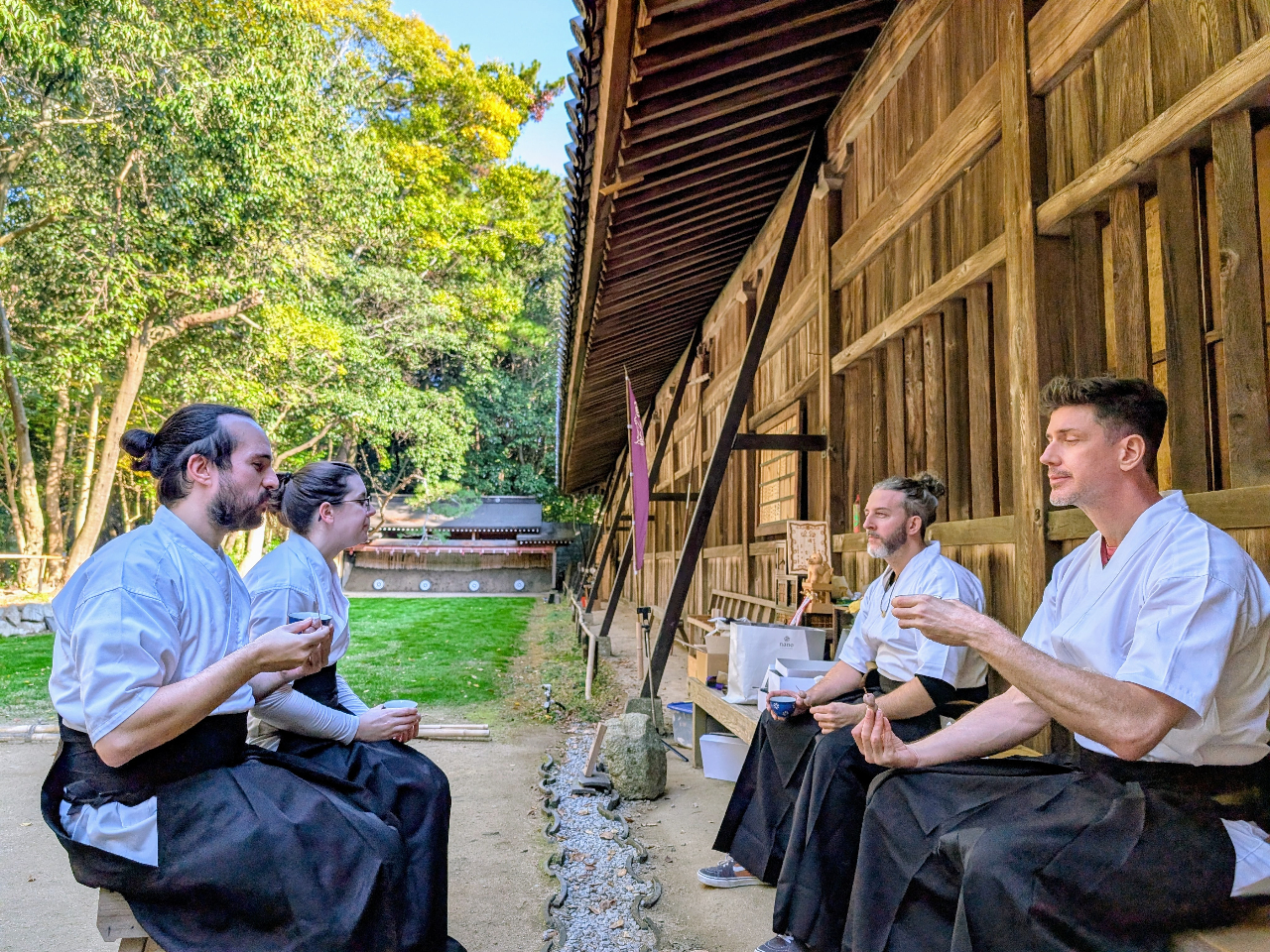 �x�e���Ԃɂ́A�����ƒn���̂��َq�����p�ӂ��Ă���܂��B