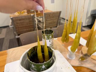 何度もディップして太い筒状を作ります。