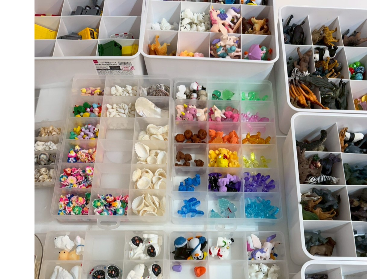 この中からもデコデコ♪( ´▽`) 50種類以上のおもちゃがあります!シーズンものもございます