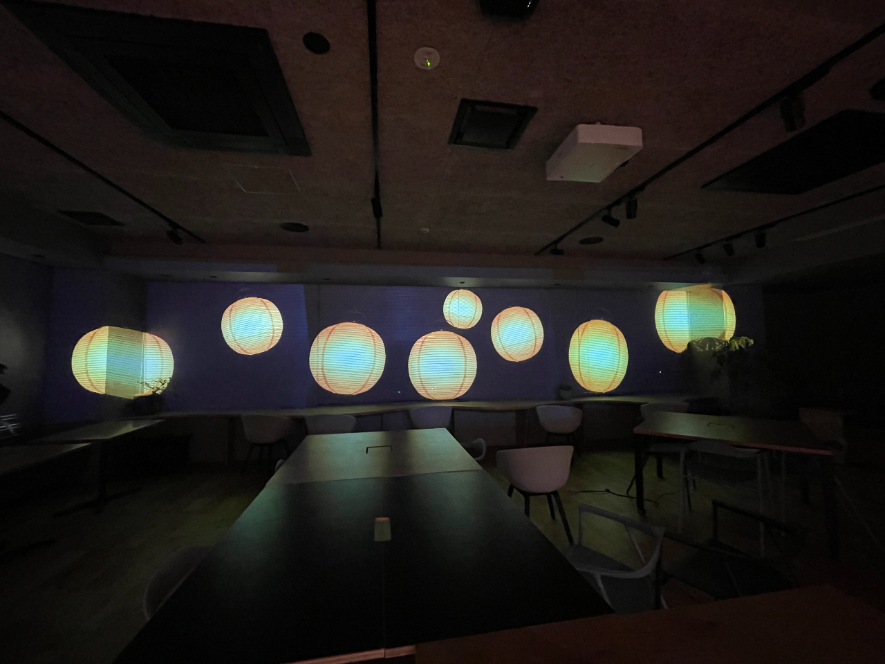 �����ɓ��e����f���@