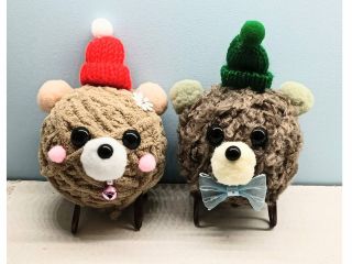 毛糸をぐるぐる巻いて、形を整えます!気持ちのよい手触りに、大人も子どもも夢中になること間違いなし♪