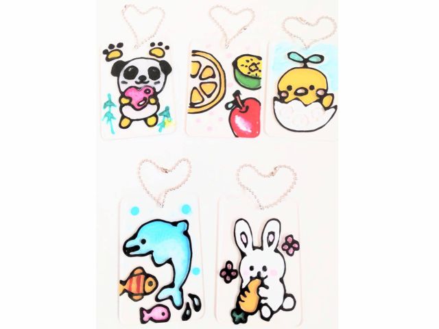 キーホルダーに塗り絵の見本!
