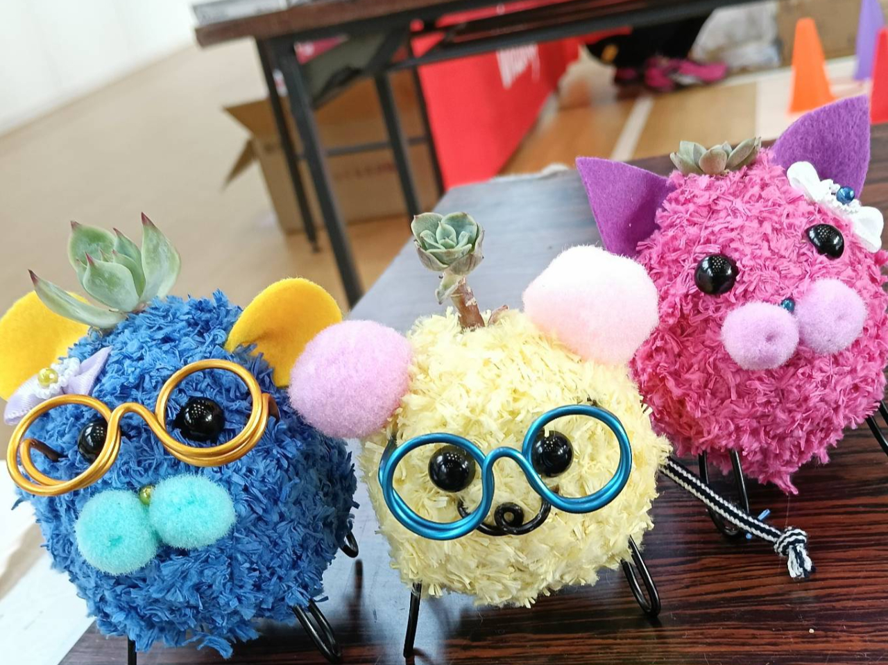 FXȊ炪łāAW߂Ȃ鑽l`I