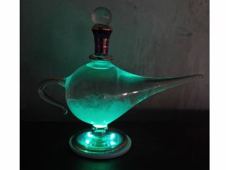 日によって変化する結晶を自分で作る体験