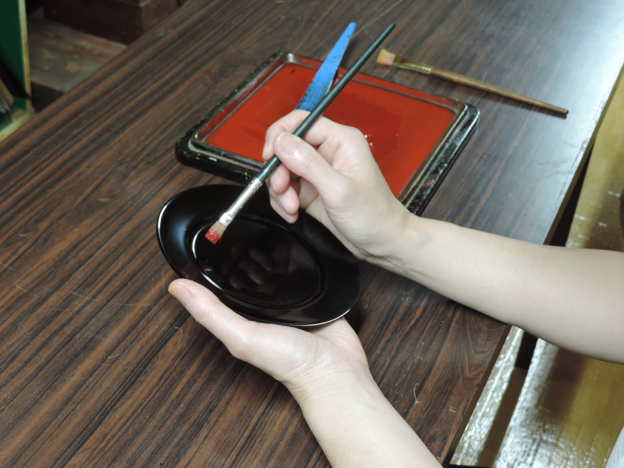 愛媛県今治市】250年の伝統に触れる！今治伝統漆器 絵付け体験プラン