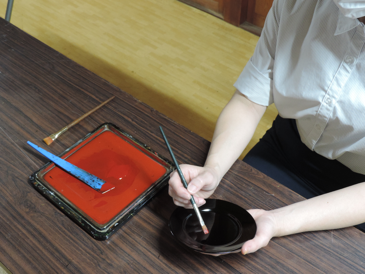 愛媛県今治市】250年の伝統に触れる！今治伝統漆器 絵付け体験プラン