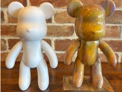 真っ白なベアを自分色にカスタマイズ