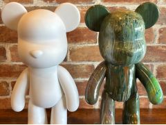 真っ白なベアを自分色にカスタマイズ