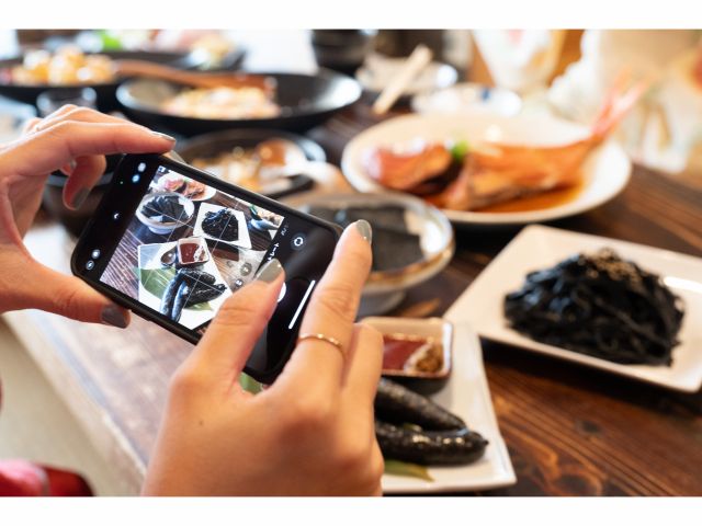 古民家「お食事処玄」でいただく炭料理は口コミでも人気です。