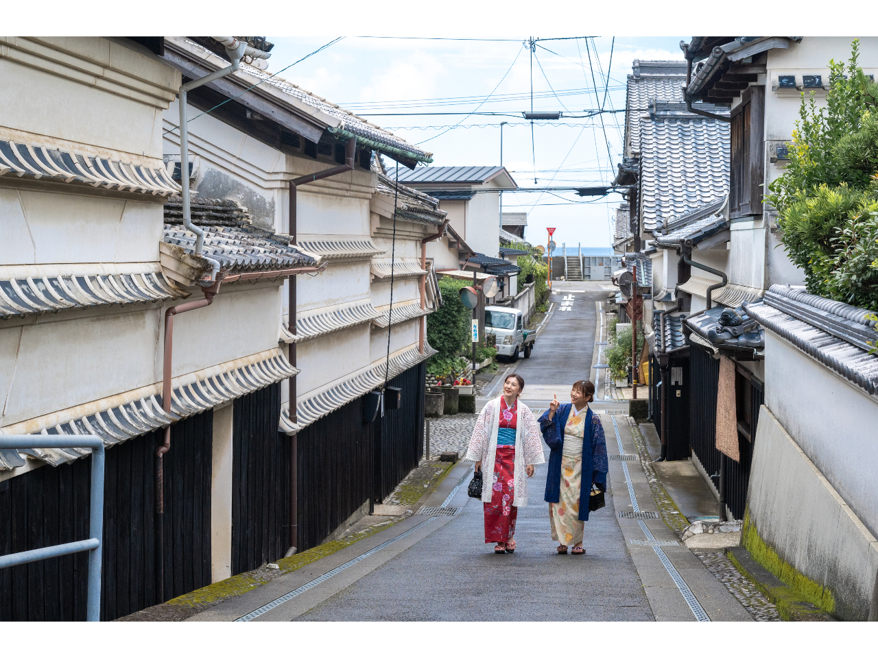 レンタル着物で歩く吉良川の古い路地はまるで映画のワンシーン。
