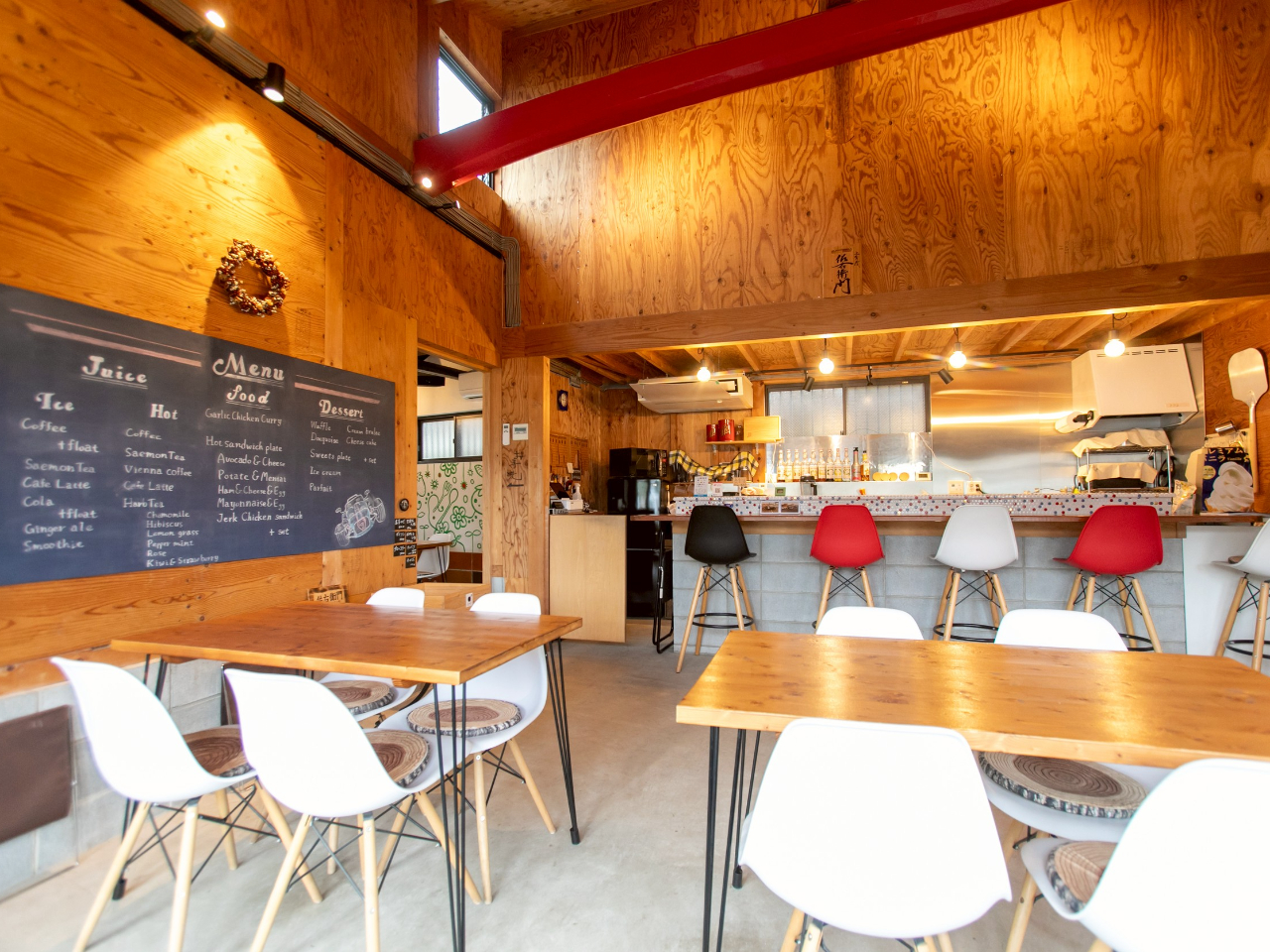 �ԂłR���̏ꏊ�ɂ���_�����c�̂������J�t�F��X�C�[�c��h�����N���j���[������̂ŁA�������E�ݎ��̌��O��ɂ��z�����������A��������肨�߂�������������