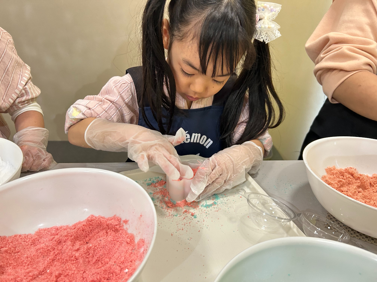 �����ȐF�ō��܂��I