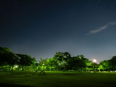 浮雲園地からは東から南側の空から季節の星たちが若草山や春日山から昇ってくる様子ををお楽しみ下さい。