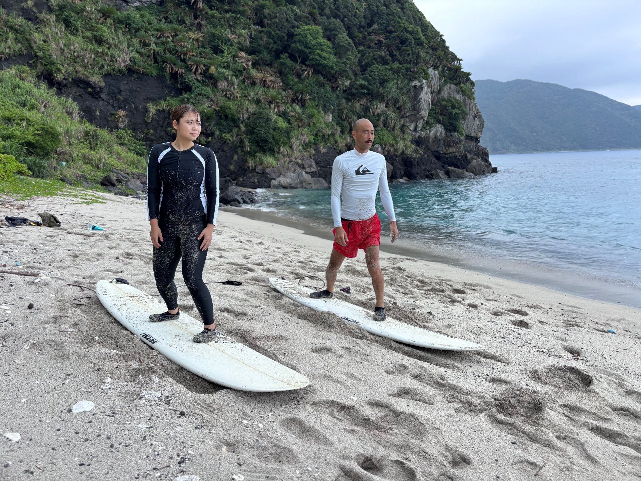 ・泳ぎが苦手な方もOK！足が付く浅瀬での体験です♪
・プロサーファーが安全第一で開催！サーフィンの楽しさをお伝えします！
・サーフィンに必要な道具は全てレンタル込！追加料金なくサーフィン体験が可能！