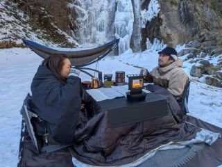 寒い所で温かいぬくぬくして温かいコーヒーを。 絶景アウトドアカフェの醍醐味です。 記念日や女子会も写真や動画で振り返る楽しみが増します◎