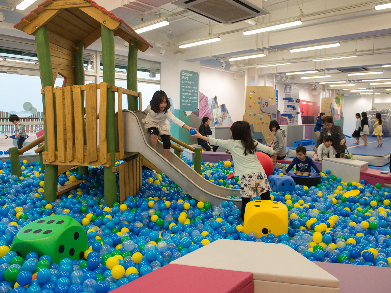 ◇1DAY時間無制限◇『あそびのせかい 大阪国際空港店』プレイリーダー