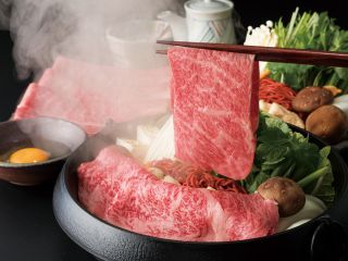 【近江牛のすき焼き調理体験】近江牛と松喜屋の歴史を学び、関西風・関東風の伝統的なすき焼きの調理法を学び実食・食べ比べいただける体験プランです♪