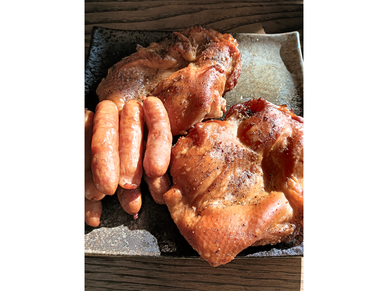 アウトドアといったらやっぱりお肉!!!大胆にかぶりつこう!