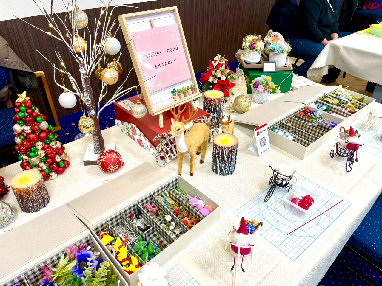 【サンタクロース作り】2時間2,200円|自転車に乗ったサンタさんをお作りいただきます。プレゼントの袋の中は副資材で素敵にアレンジしましょう♪